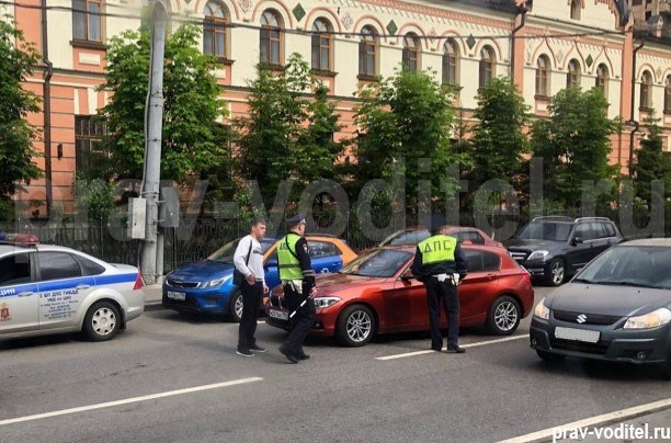 Правила парковки вторым рядом