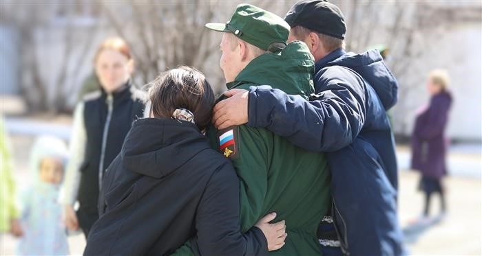 Сколько выплатят беременной жене срочника